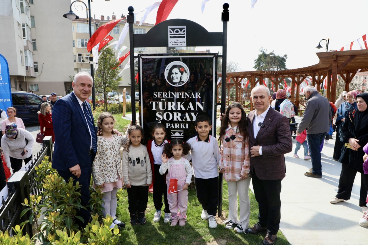 Türkan Şoray ve Fatma Girik Parkı törenle açıldı