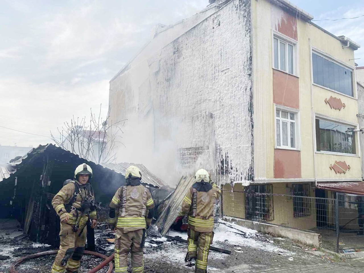 Avcılar'da korkutan yangın