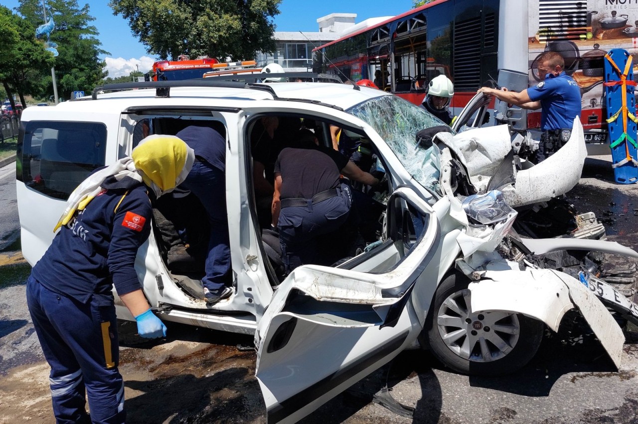 8 gününde 4 bin 998 trafik kazası