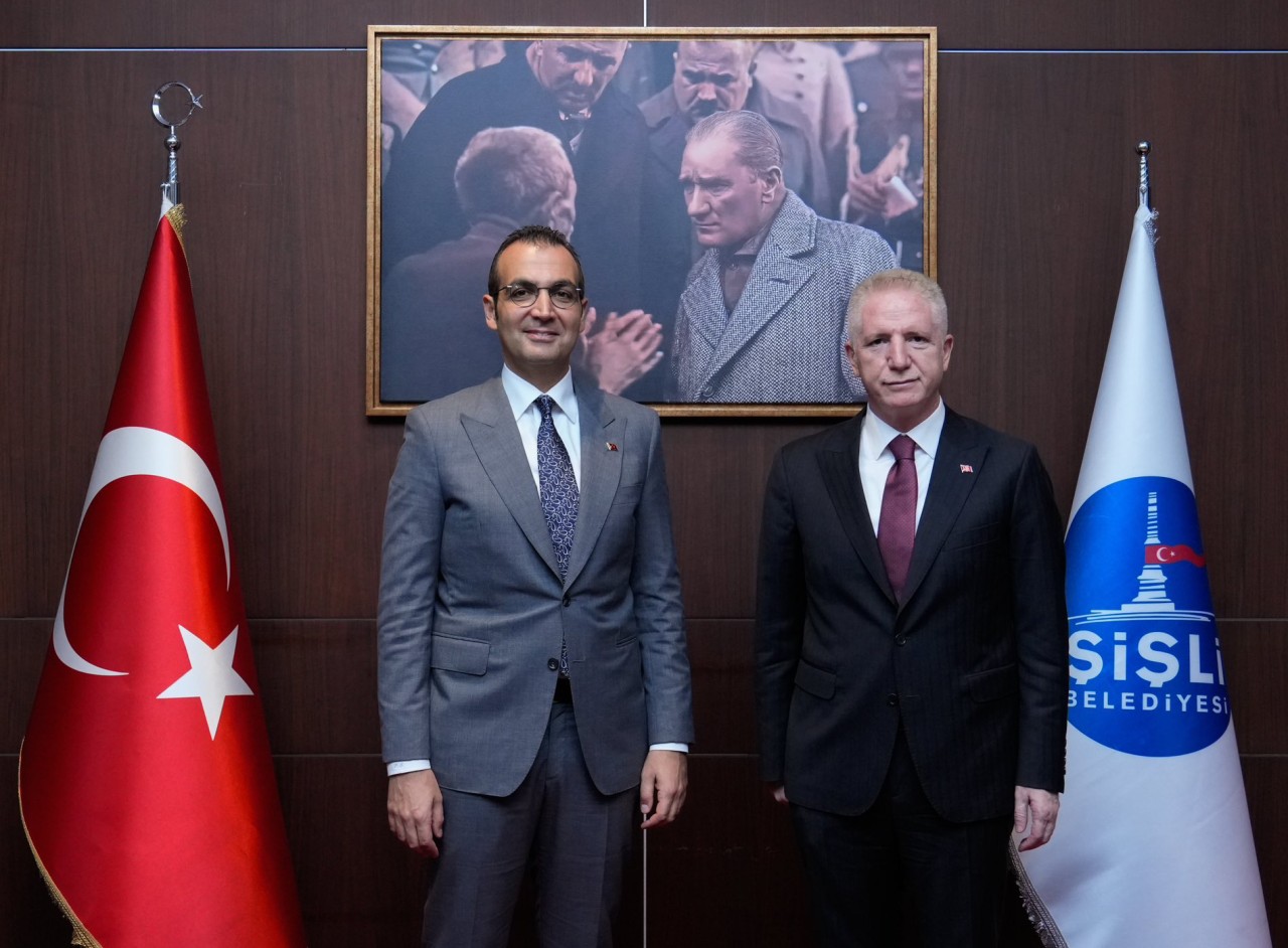 VALİ DAVUT GÜL'DEN ŞİŞLİ BELEDİYE BAŞKANI ŞAHAN'A:  BORCUNU ÖDE SOKAĞI TEMİZLE!