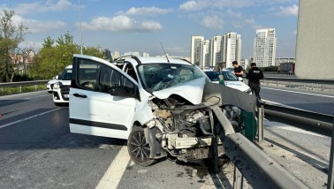 Esenyurt'ta feci kaza: 1'i çocuk 3 kişi yaralandı