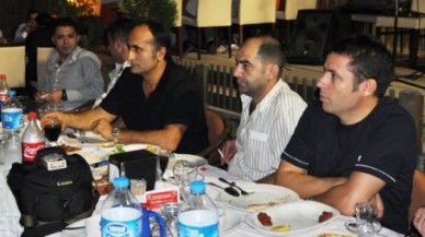 Gazeteciler Demir’in iftar yemeğinde buluştu