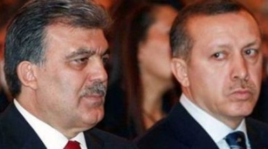 GÜL, ERDOĞAN'A FARK ATTI