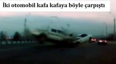 İki otomobil kafa kafaya böyle çarpıştı