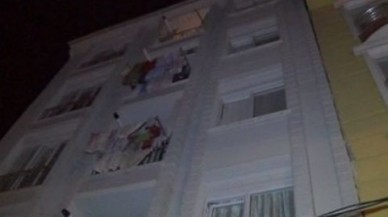 Esenyurt'ta apartman yerinden oynadı