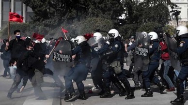 Yunanistan’da öğrenciler hükümetin tartışmalı kampüs tasarısına karşı polisle çatıştı