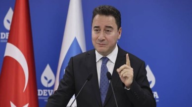 Ali Babacan hükümete 12 soru sordu ve not verdi