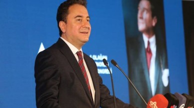 Ali Babacan AK Parti Genel Başkanı ve Cumhurbaşkanı Erdoğan’a sert sözlerle yüklendi