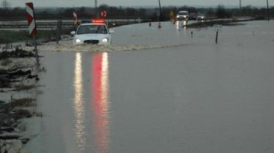 Kar Marmara'ya girdi..Tekirdağ yolu kapandı....