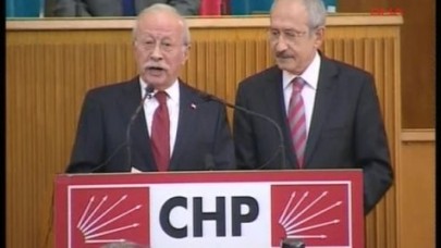 Oktay Ekşi CHP'ye katıldı