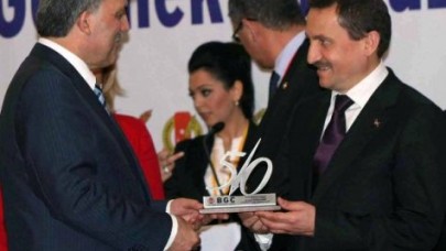 Cumhurbaşkanı Gül'den Atalay'a plaket