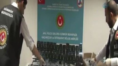 Havalimanı'nda Cep Telefonu Operasyonu