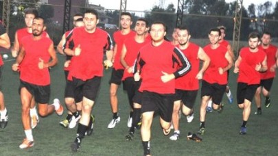 ÖMERLİSPOR'DA İMZA YAĞDI