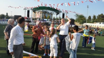 Festivalde gökyüzü uçurtmalarla renklendi