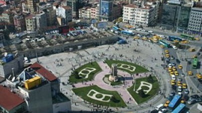 Taksim Meydanı Trafiğe Kapatıldı