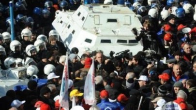 Torba Yasa'yı protesto eden sendikalılara gaz