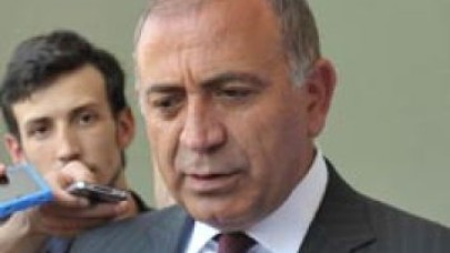 Gürsel Tekin karakolda