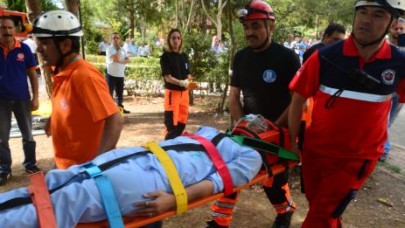 Hastanedeki tatbikat meraklı gözlerle izlendi