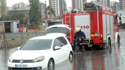 İstanbul'da rögarlar taştı