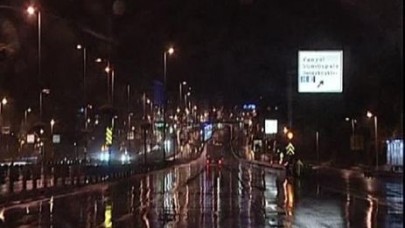 İstanbul'da Sağanak Yağış Etkili Oldu