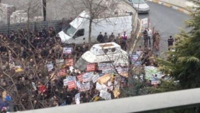 AKP'lilerden 'Zaman' protestosu