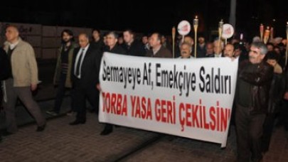 Torba Yasası'na yumurtalı protesto