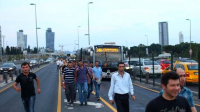 Metrobüs Bozuldu, Yolcular Yolda Kaldı