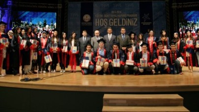 ÖĞRENCİLERİN MEZUNİYET COŞKUSU