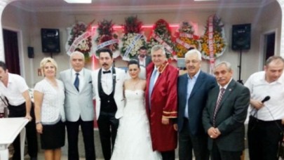 Aysin ve Hüseyin'in nikahını başkan kıydı