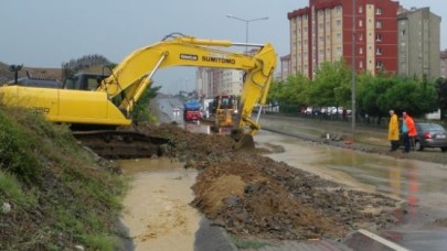 Yağmur, Başaşehir'de Hayatı Felç Etti