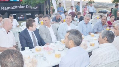 Işıklar Mimarsinan'da iftar yaptı