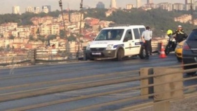 Boğaz Köprüsü'nde İntihar Girişimi Trafiği Kilitledi