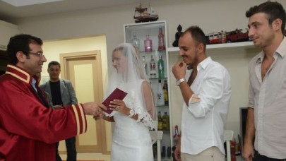 Gece yarısı nikah kıydırdılar