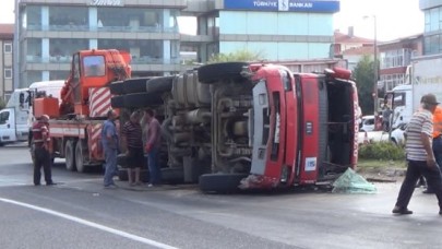 TIR VİRAJI ALAMADI!