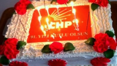 CHP'den pastalı kutlama