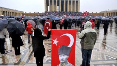 Balyoz sanıklarının eşleri Anıtkabir'de