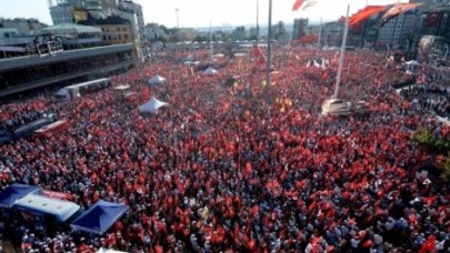 CHP İzmirde Demokrasi ve Cumhuriyet Mitingi düzenledi