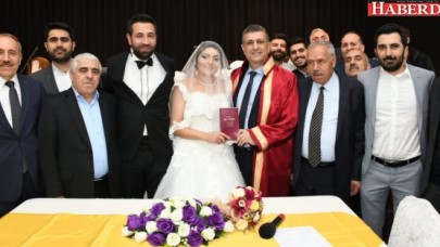 Başkan Bozkurt’tan ilk nikah