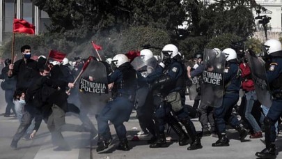 Yunanistan’da öğrenciler hükümetin tartışmalı kampüs tasarısına karşı polisle çatıştı