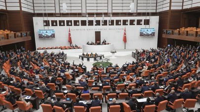 "Teröre karşı bildiri" tezkeresi TBMM'de kabul edildi