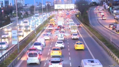 Okulların açılmasıyla İstanbul'daki trafik oranı %65' çıktı