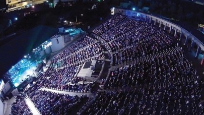 Harbiye Açıkhava Tiyatrosu'nda Temmuz - Ağustos aylarında hangi sanatçılar sahne alacak?