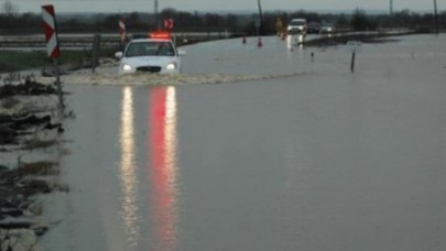 Kar Marmara'ya girdi..Tekirdağ yolu kapandı....