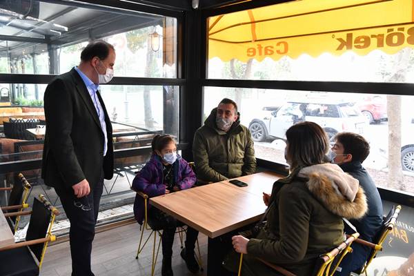 Beylikdüzü Belediye Başkanı Mehmet Murat Çalık: esnafı ziyaret etti