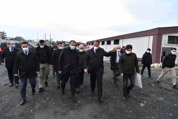 İstanbul Valisi Ali Yerlikaya Beylikdüzü esnafını ziyaret etti