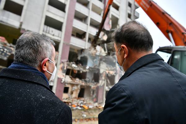 Beylikdüzü Belediye Başkanı Çalık, 1-7 Mart Deprem Haftası kapsamında mesaj yayınladı