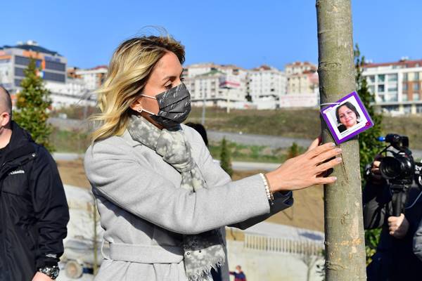 42 kadın sağlık çalışanı anısına bir hatıra ormanı oluşturdu