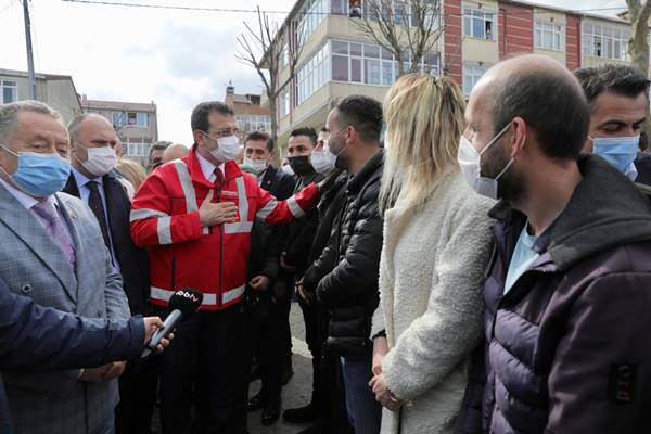 İBB Başkanı Ekrem İmamoğlu: Arnavutköy’de incelemelerde bulunup esnaf ziyareti gerçekleştirdi