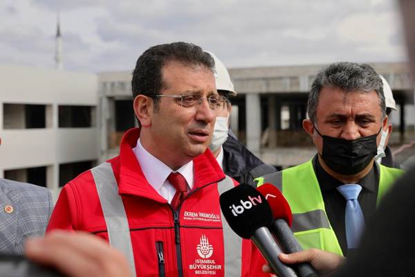 İBB Başkanı Ekrem İmamoğlu: Arnavutköy’de incelemelerde bulunup esnaf ziyareti gerçekleştirdi